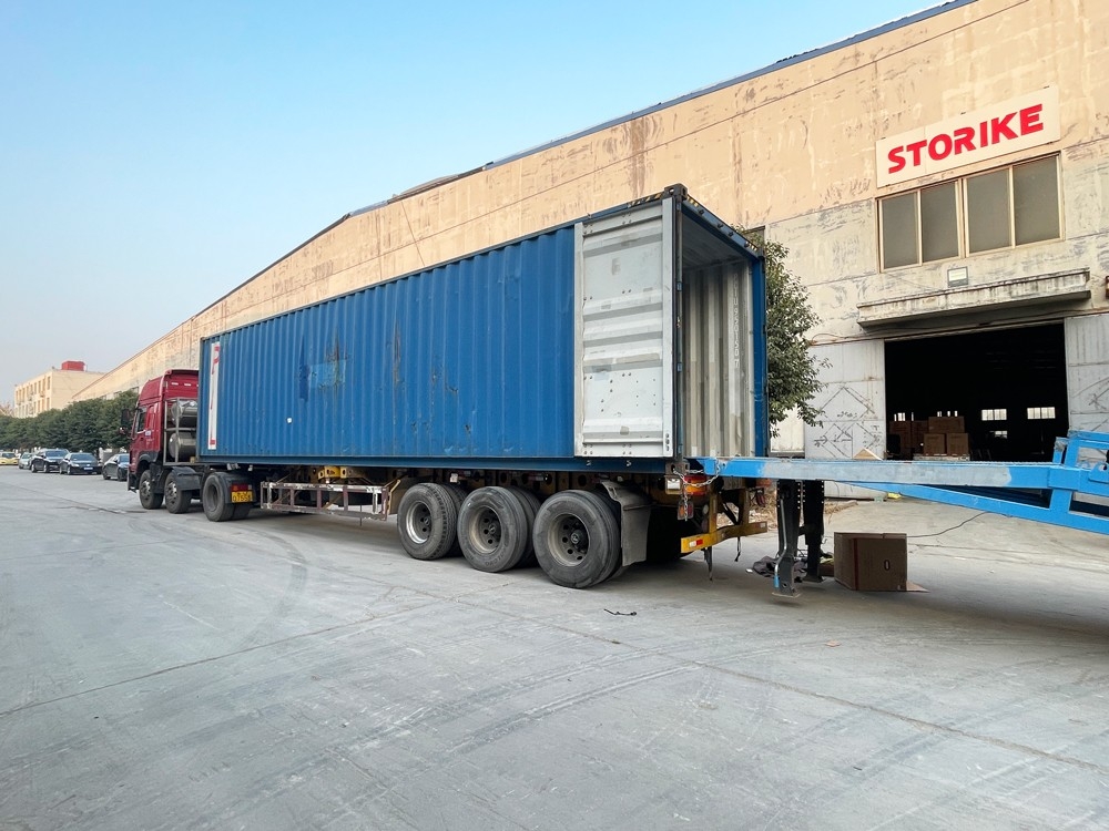 山东k8·凯发公司8台双钢轮座驾压路机出口德国首都柏林市